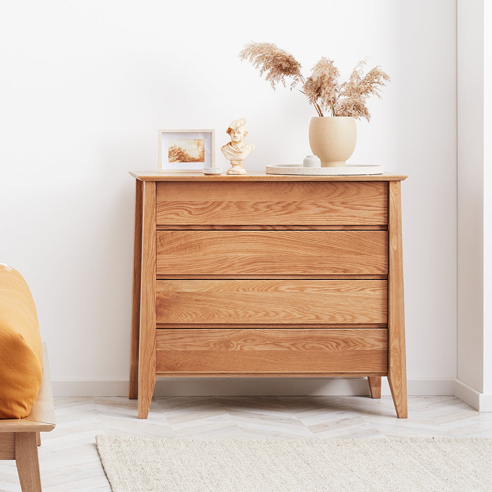 Jolanda 4-Drawer Chest of Drawers - Solid Oak